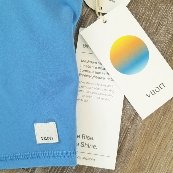 Vuori Daily Crop Tank Top Baltic Blue NWT Athletic Yoga Tennis Price Is Firm - Picture 4 of 12